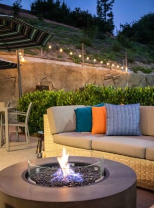 Outdoor fire and seating area