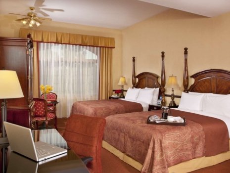 queen bedroom before photo